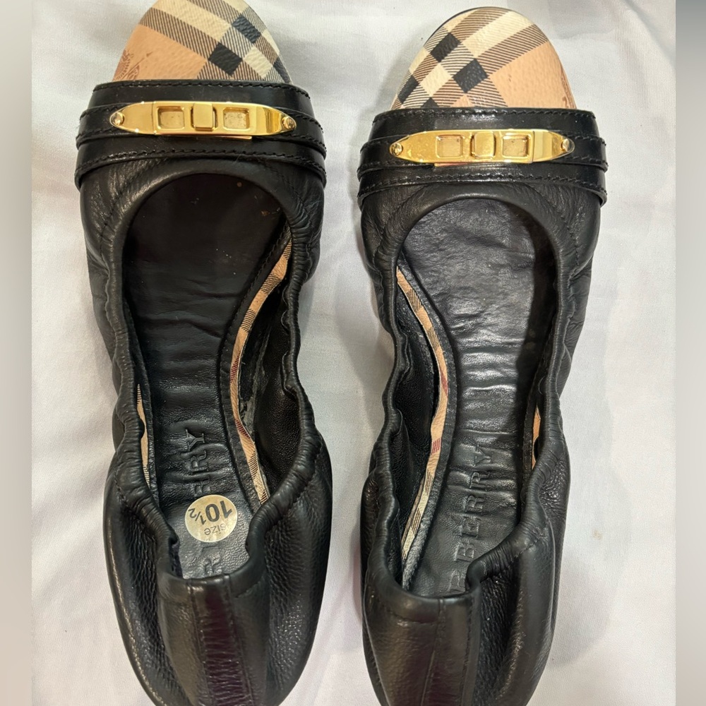 Burberry Women’s Shoes! Like New!